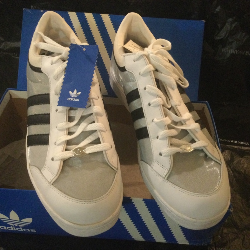 Adidas Americana Silver with Black
 Old stock / unworn 
Some cracks on cushions